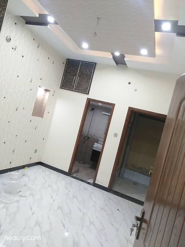 Vip beautiful 6 marla lower portion is available for rent in sabzazar lhr 3