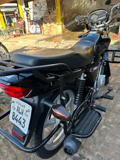 SUZUKI 110 2022 BLACK