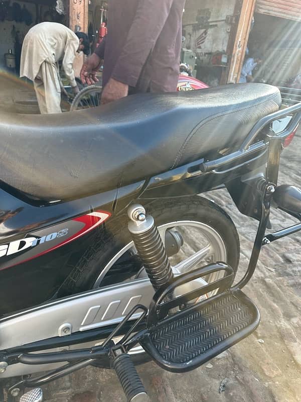 SUZUKI 110 2022 BLACK 5