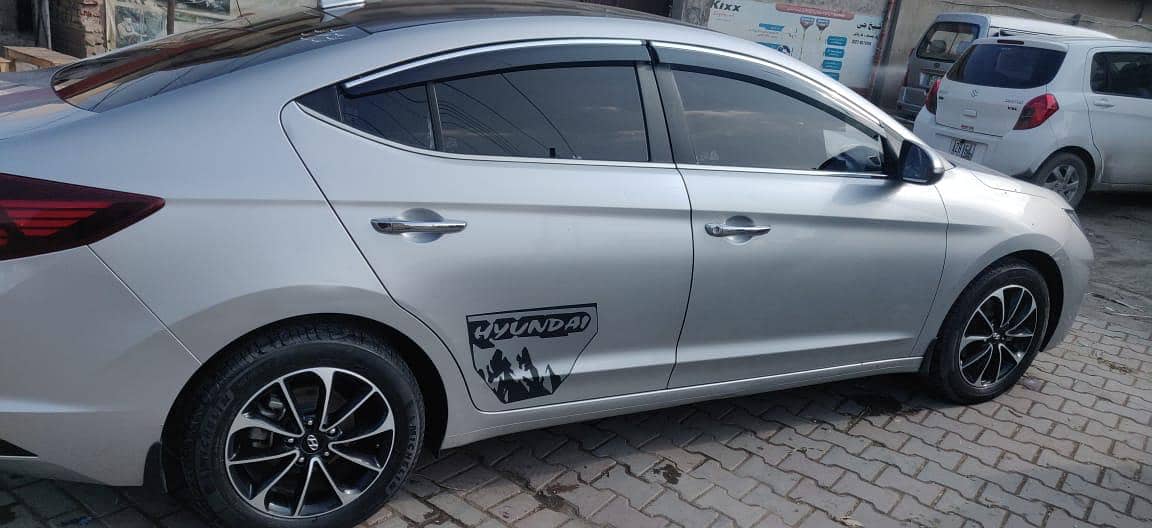 Hyundai Elantra GL 1.6 2022 0