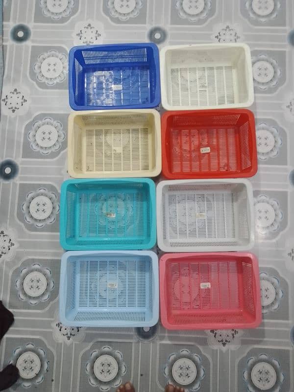 plastic trays 1