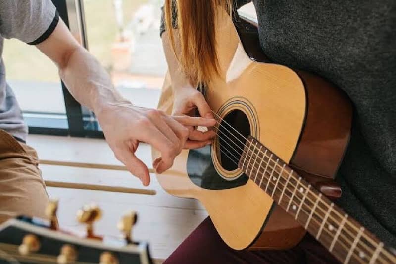 Guitar sikhny k liye rabta kren 1