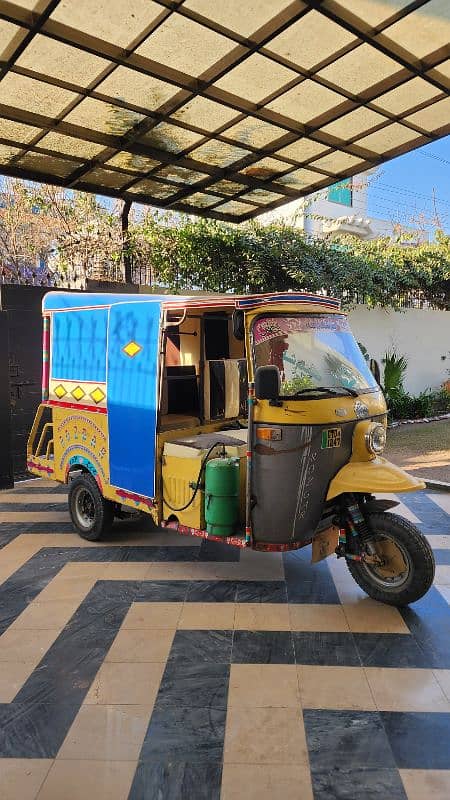 rozgar rickshaw LPG/ CNG 1