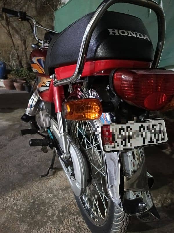 Honda CD 70 2025 3