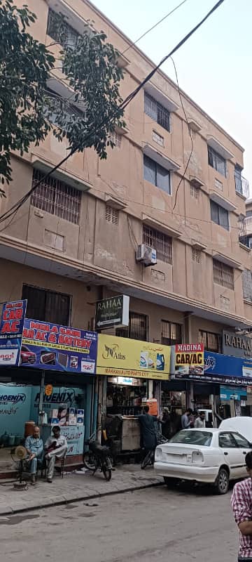 1100 SQFT FLAT FOR SALE AT BADAR COMMERCIAL STREET NO 1 PHASE 6 DHA 0