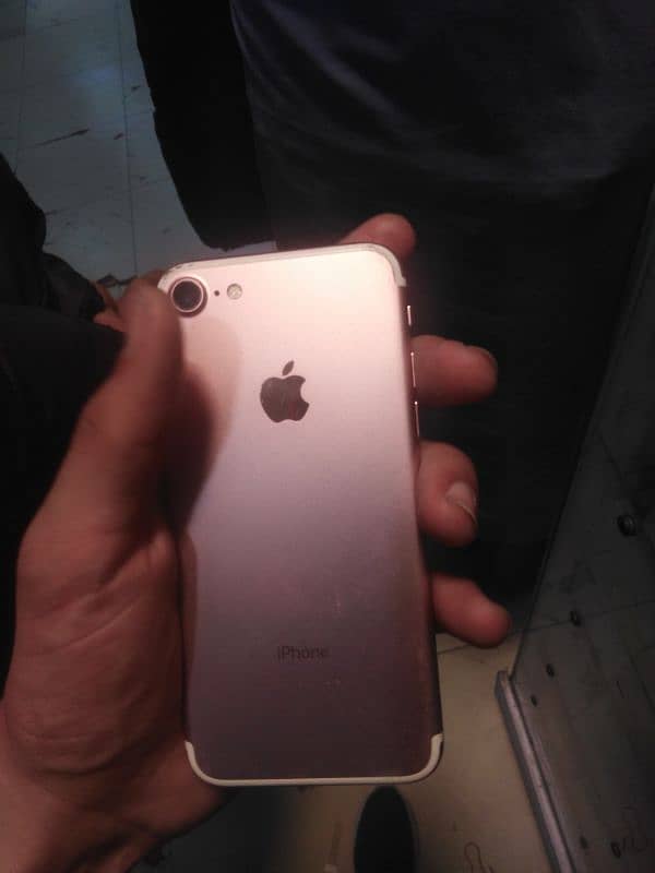 IPhone 7 32 gb non 0