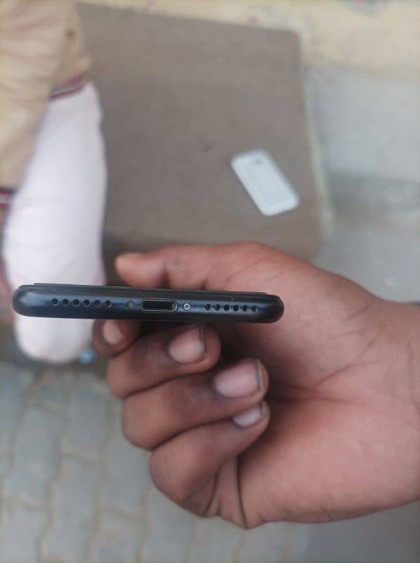 I phone 7 10/10 batri 100 PTA approved 0