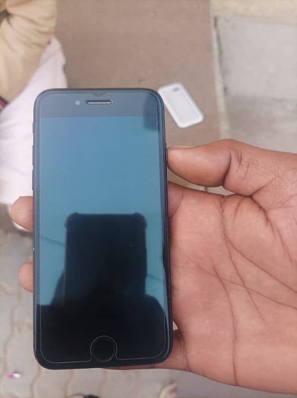 I phone 7 10/10 batri 100 PTA approved 6