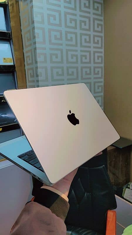 MacBook Pro | M1 2021 | imported MacBook 1