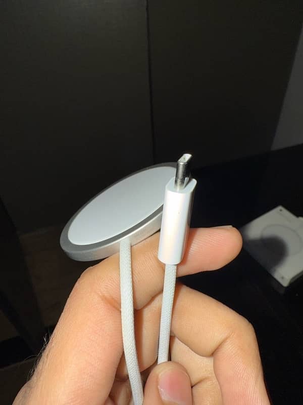 Apple MagSafe Charger 2024 2