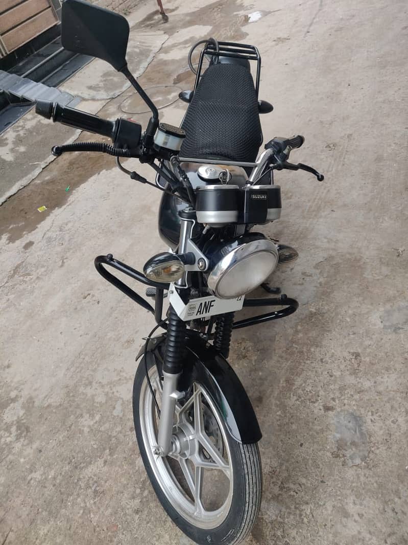 Suzuki GS 150 2022 1