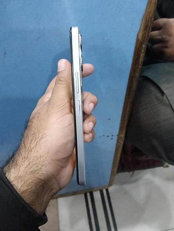 y19s 6+6 128 new condition pori warinty ha abi 2