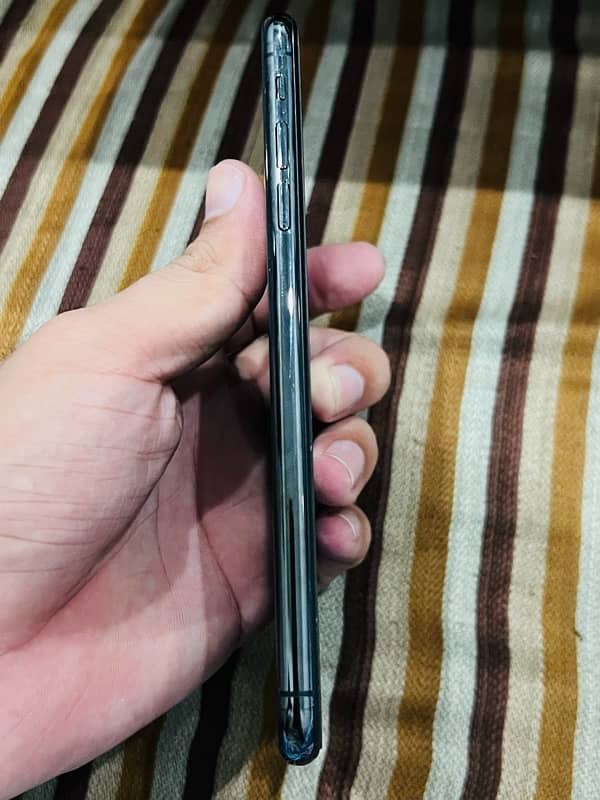 Iphone XsMax 64gb Black Non-PTA 4