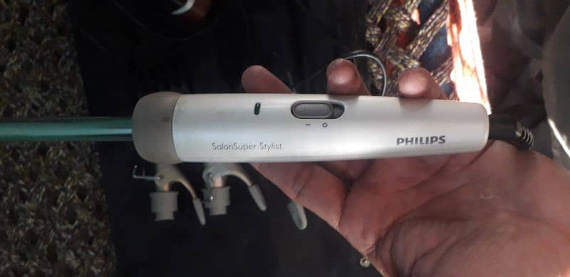 philips Hair Striaghtner and Curler 6