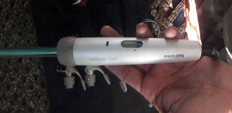 philips Hair Striaghtner and Curler 7