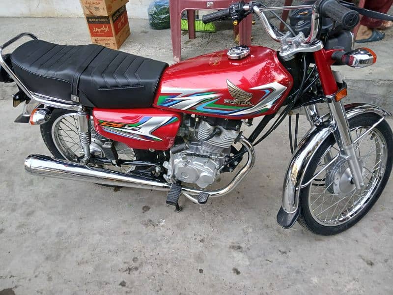 Honda 125 . Modal 2023 10 by 10 3