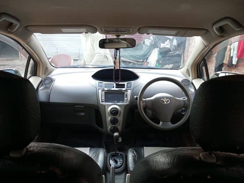 Toyota Vitz 2010 6