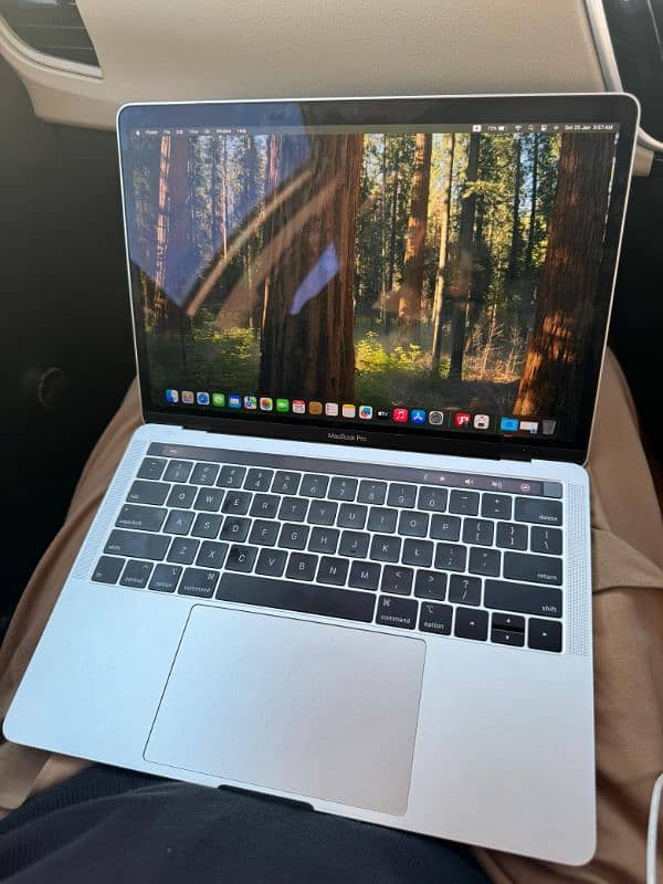 MacBook Pro TB 2019 13 Inches 16GB 512GB 0