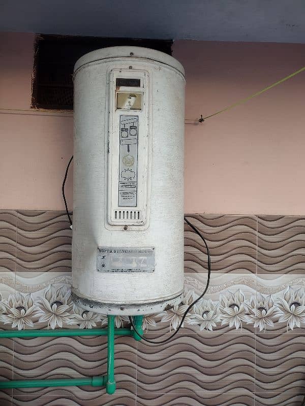 Electric Geyser in full working condition in RS: 10,000 0