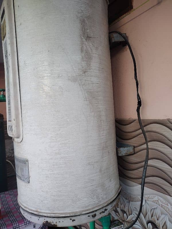 Electric Geyser in full working condition in RS: 10,000 1