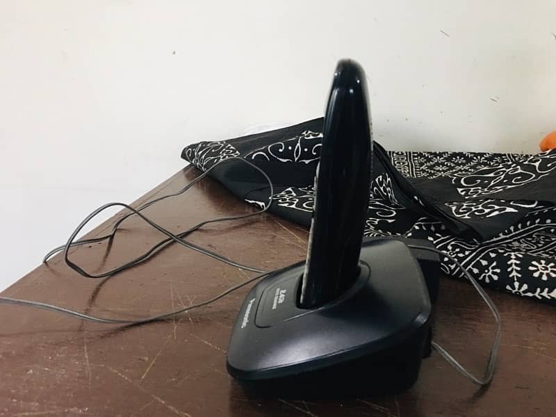 Cordless Panasonic phone 6