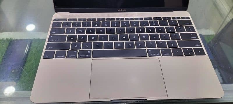 apple macbook 1