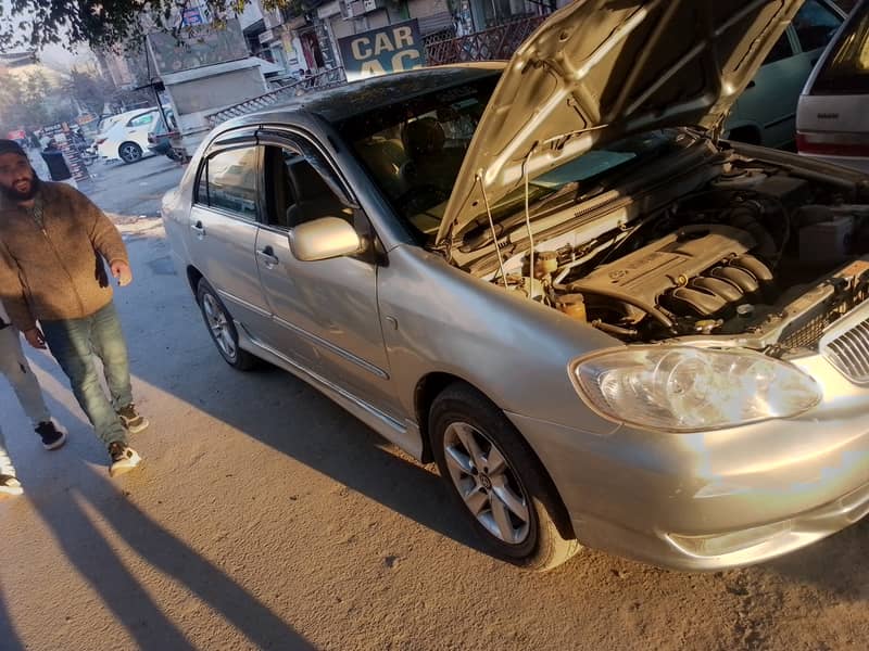 Corolla SE saloon 2004 model 2