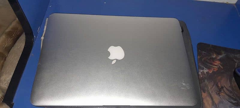 MacBook air urgent sale 4