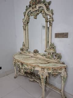 ENTERANCE MIRROR AND STYILSH CONSOLE