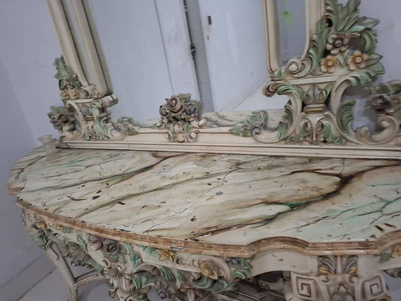 ENTERANCE MIRROR AND STYILSH CONSOLE 1