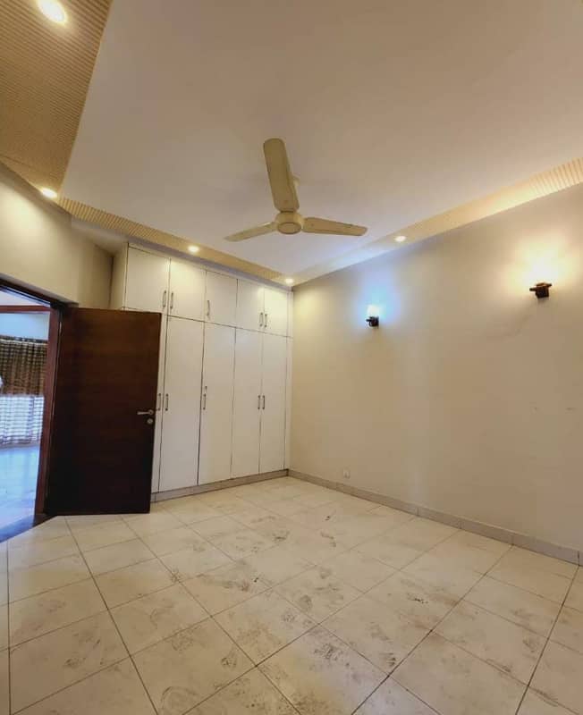 1 Kanal Upper Portion On Top Location For Rent In DHA Phase 8 Park View Lahore 0