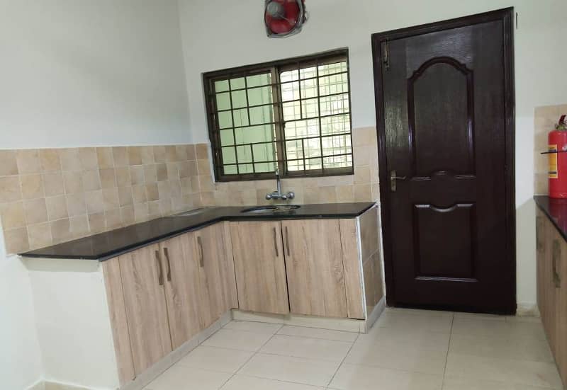 3 Bed Apartment Available For Rent In Askari 11 Lahore. 13