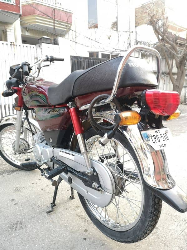 Honda CD 70 9