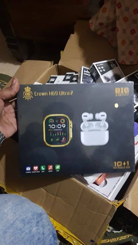 smart watch and airbuds 4