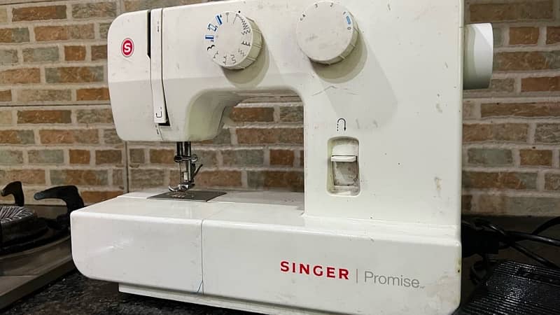 Imported Singer Sewing Machine From Dubai 2