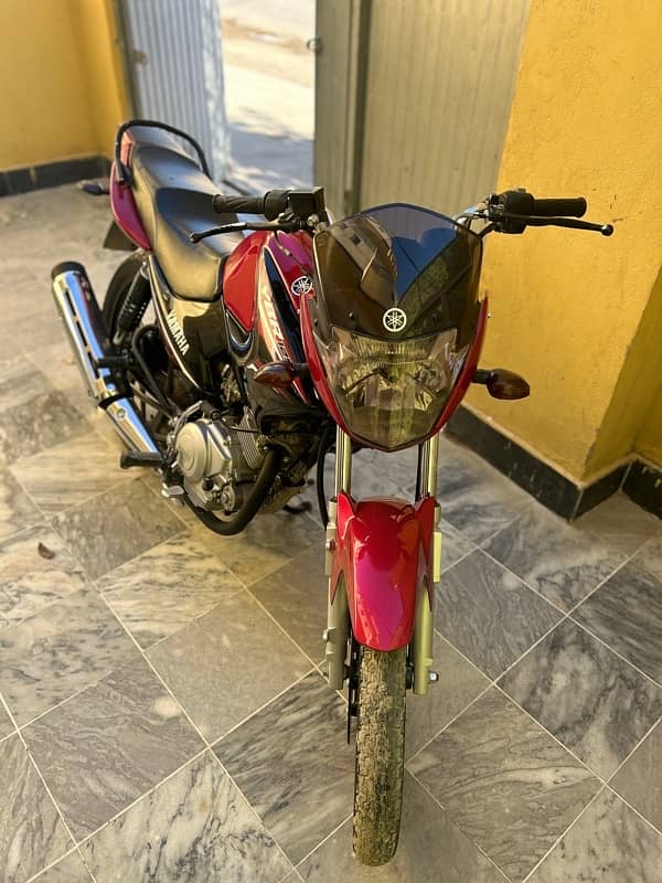 YBR125 red colour 7600drigen 2