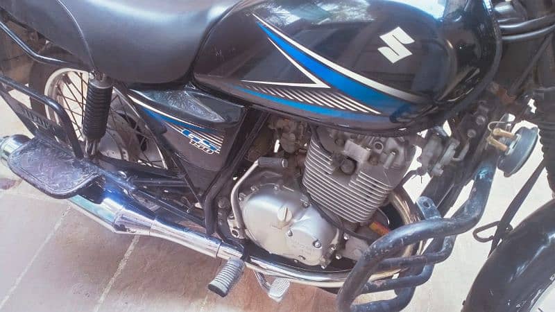 Suzuki GS 150 2