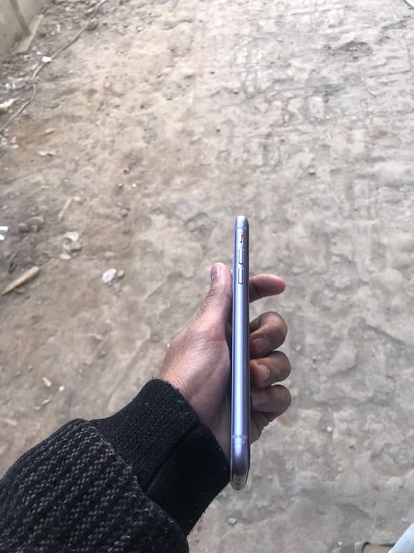 iPhone 11 / 64gb 4