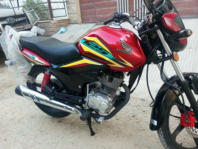 HONDA 125CBF 3