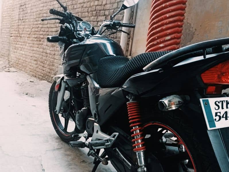 *Honda CB 150 ( Model  2019)  Total Genuine* 1