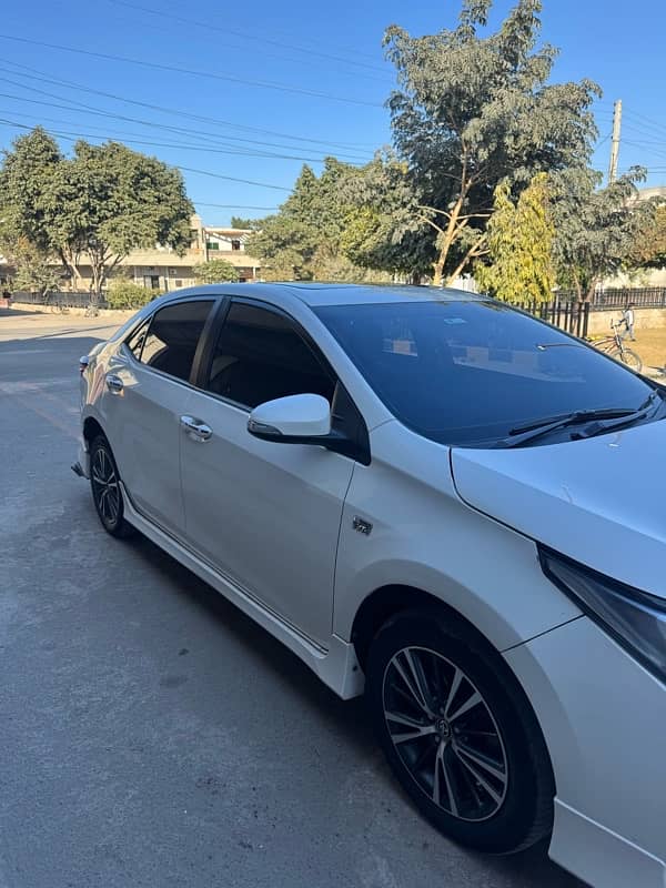 Toyota Corolla Altis Grande 2018 4