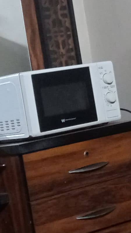 Microwave oven good condition 1