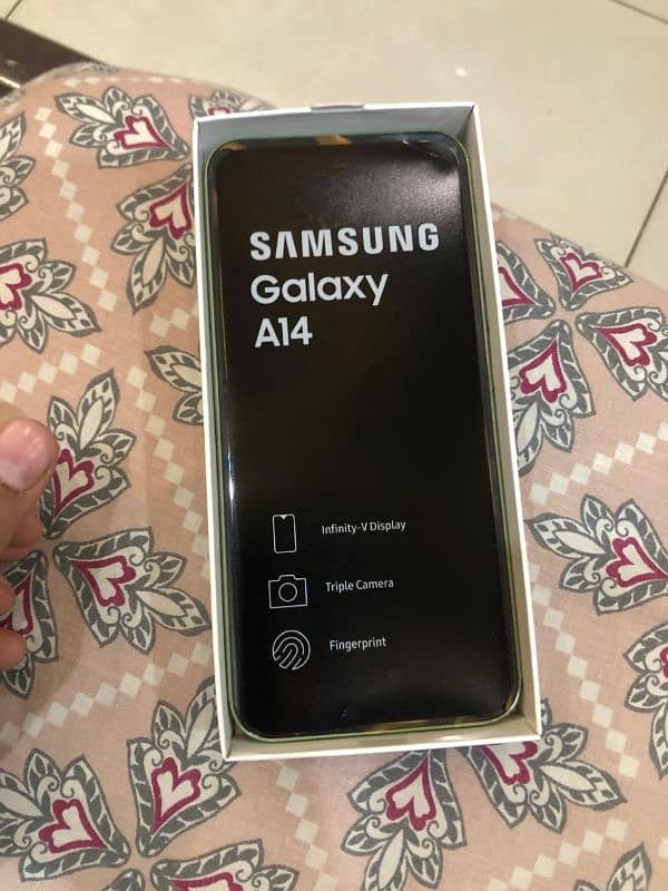 SAMSUNG A14 8