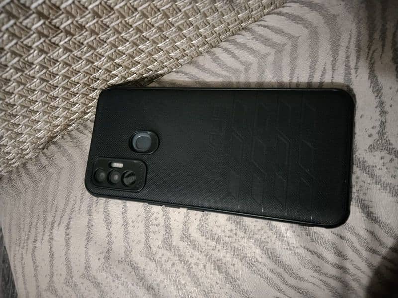 Tecno spark 7 memory 2/32 condition 10/10 all ok pack sett with box 1