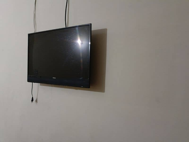 Samsung LED TV 32 Inches 1