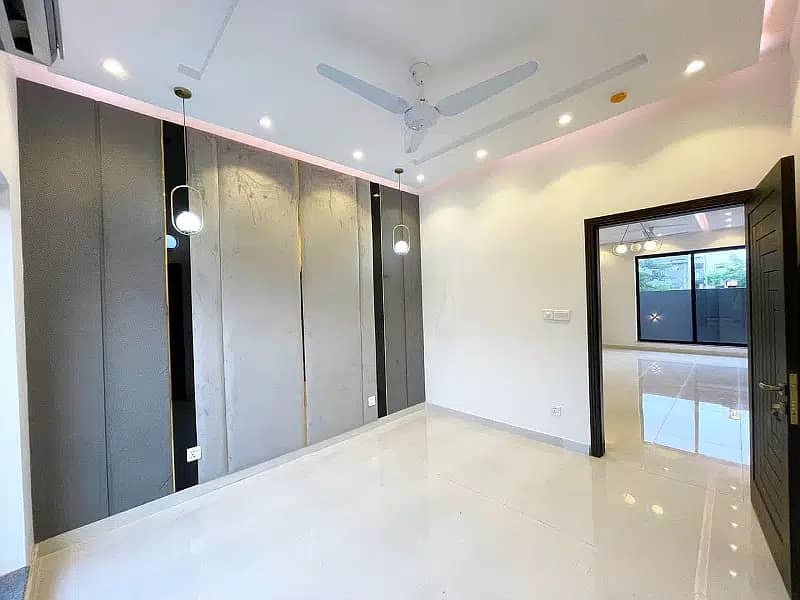 5 Marla Modern Design Beautifull House Available For Rent In DHA Phase 3 At Prime Location 9