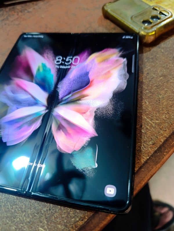 Galaxy Z Fold 3 non pta new condition 8