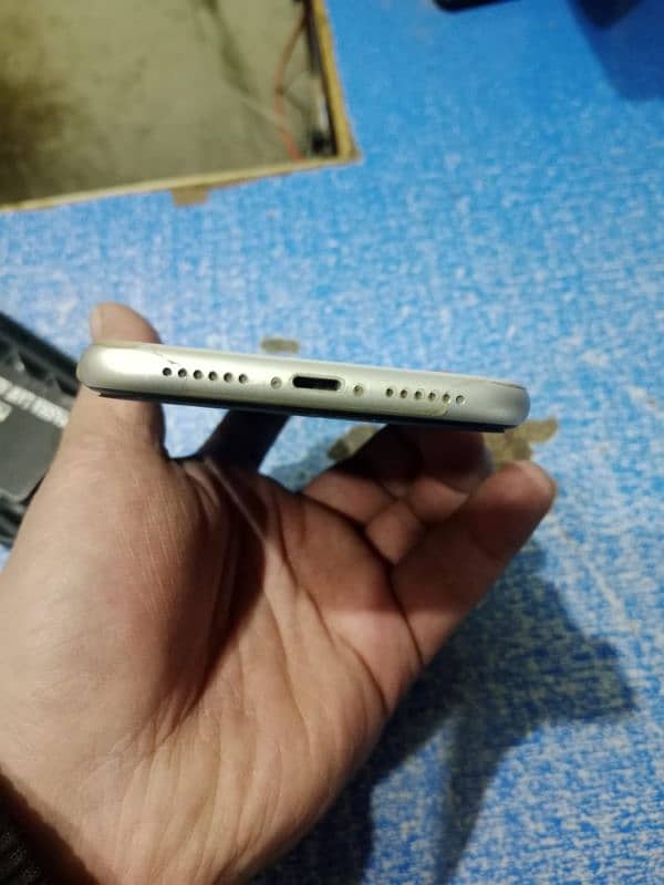 iPhone 11 64Gb non pta 81 health 1