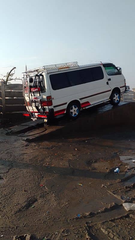 Toyota hiace 1991 modle kota 13 petrol / cng 3