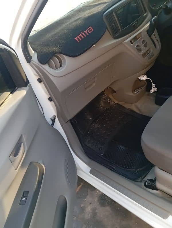 Daihatsu Mira 2018 10